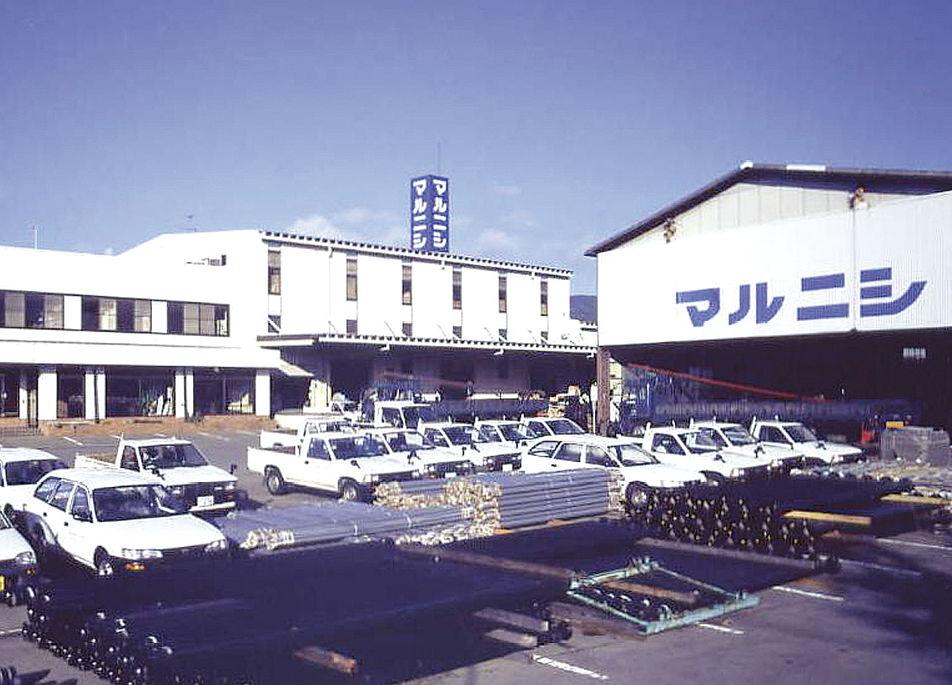 岡谷本社