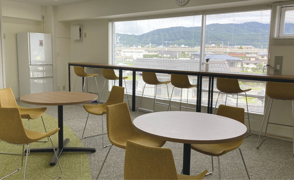 リフレッシュルーム「岡谷の山々を眺めながらリフレッシュ」
